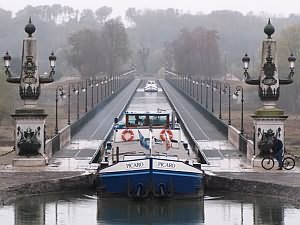 aquaduct van Briare, in het canal latéral à la Loire