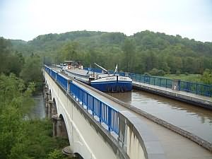 pont-canal de Flavigny, dans le canal des Vosges, franchissant la Moselle 